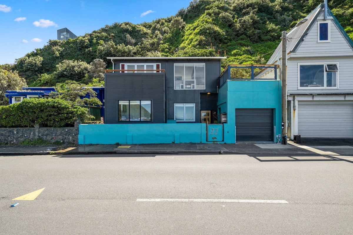 Lil' House By The Bay - Ōwhiro Bay Retreat