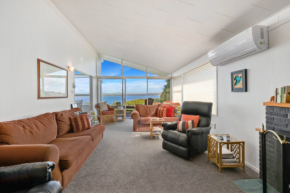 Panoramic Views in Acacia Bay!