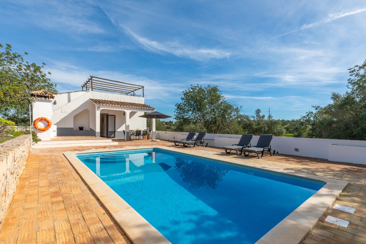 Casa Margarida-Rustic Cottage with Swimming Pool