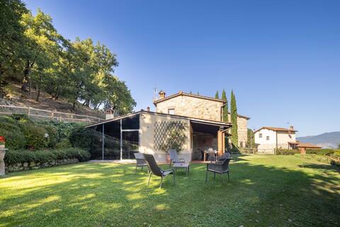 Farmhouse with private pool Esclusive Vacavilla