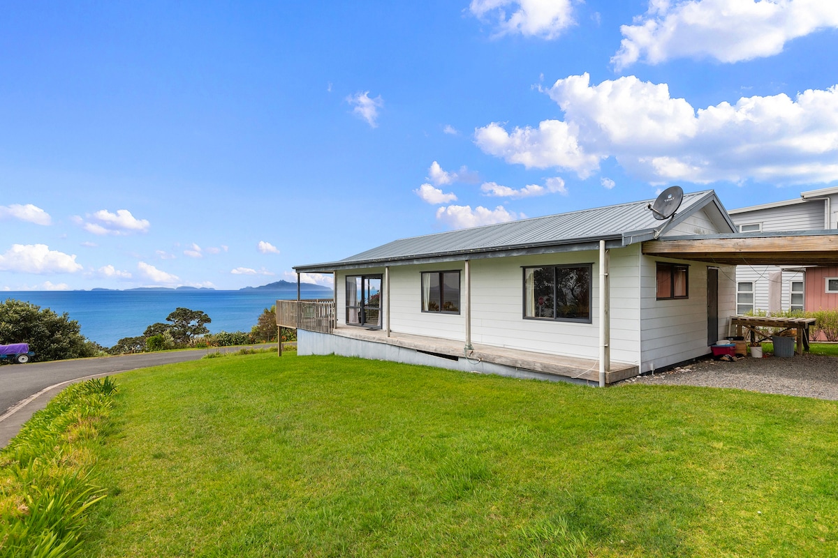 Bay View Bach - Langs Beach Holiday Home