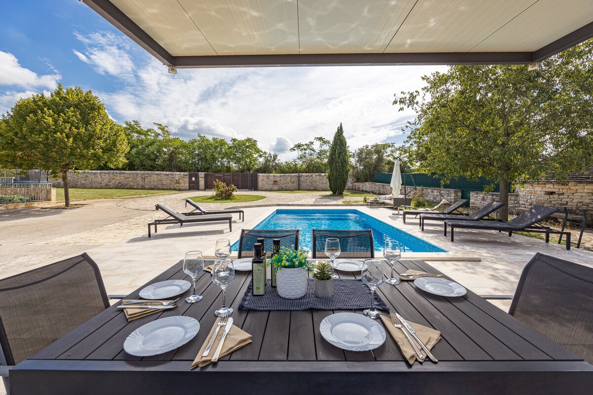 Villa San Antonio with Private Pool