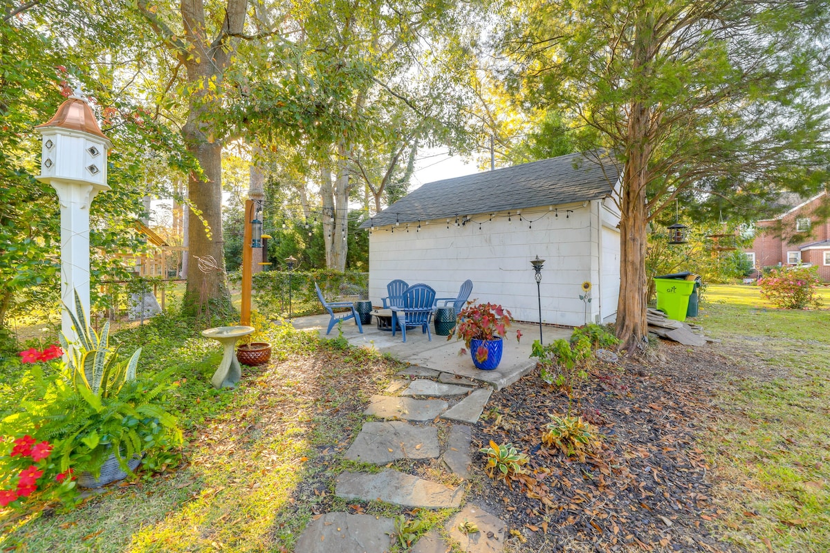 Idyllic + Central New Bern Home w/ Screened Porch!