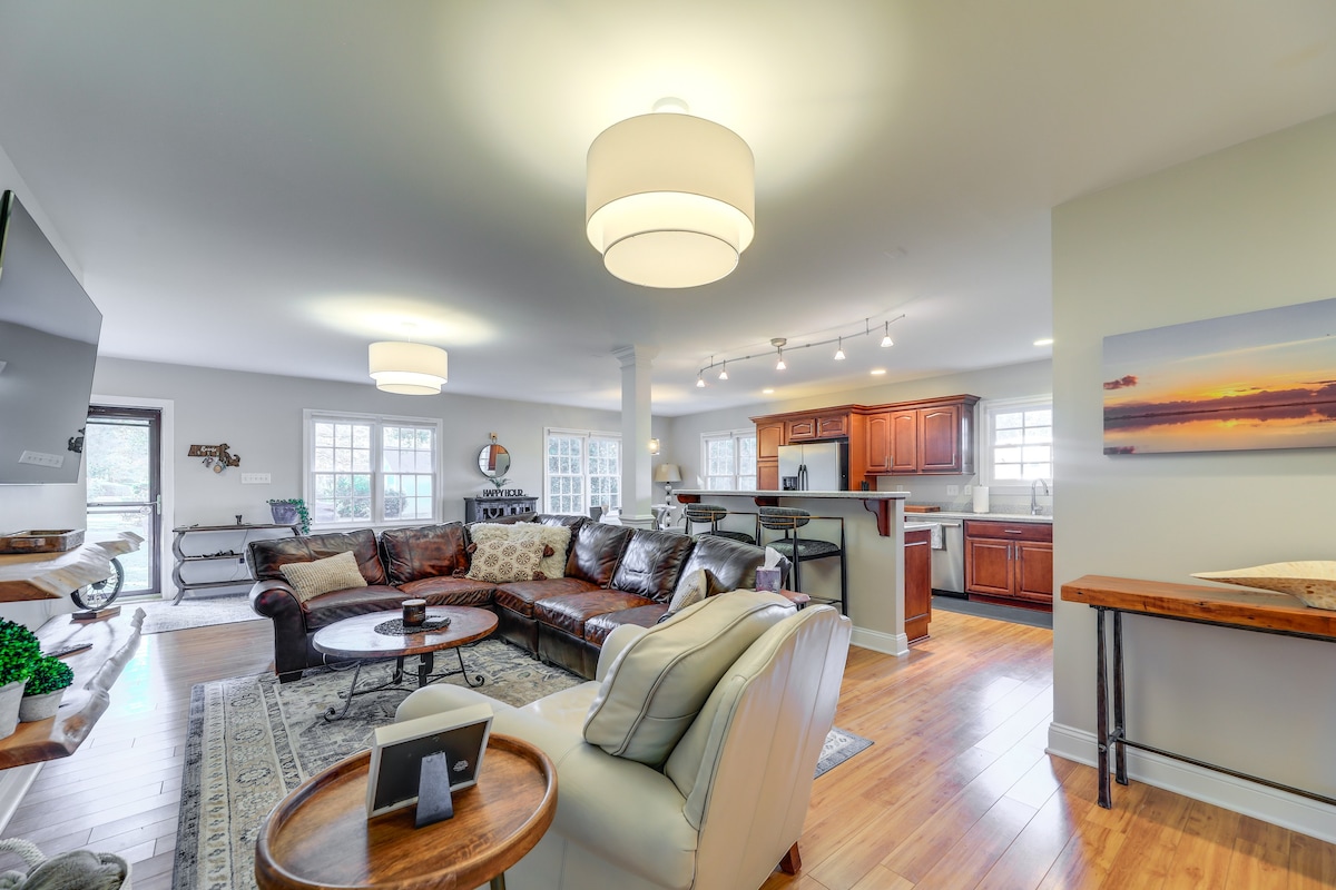 Idyllic + Central New Bern Home w/ Screened Porch!