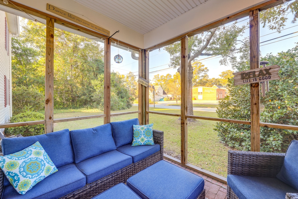 Idyllic + Central New Bern Home w/ Screened Porch!