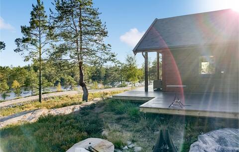4 bedroom amazing home in Vatnestrøm