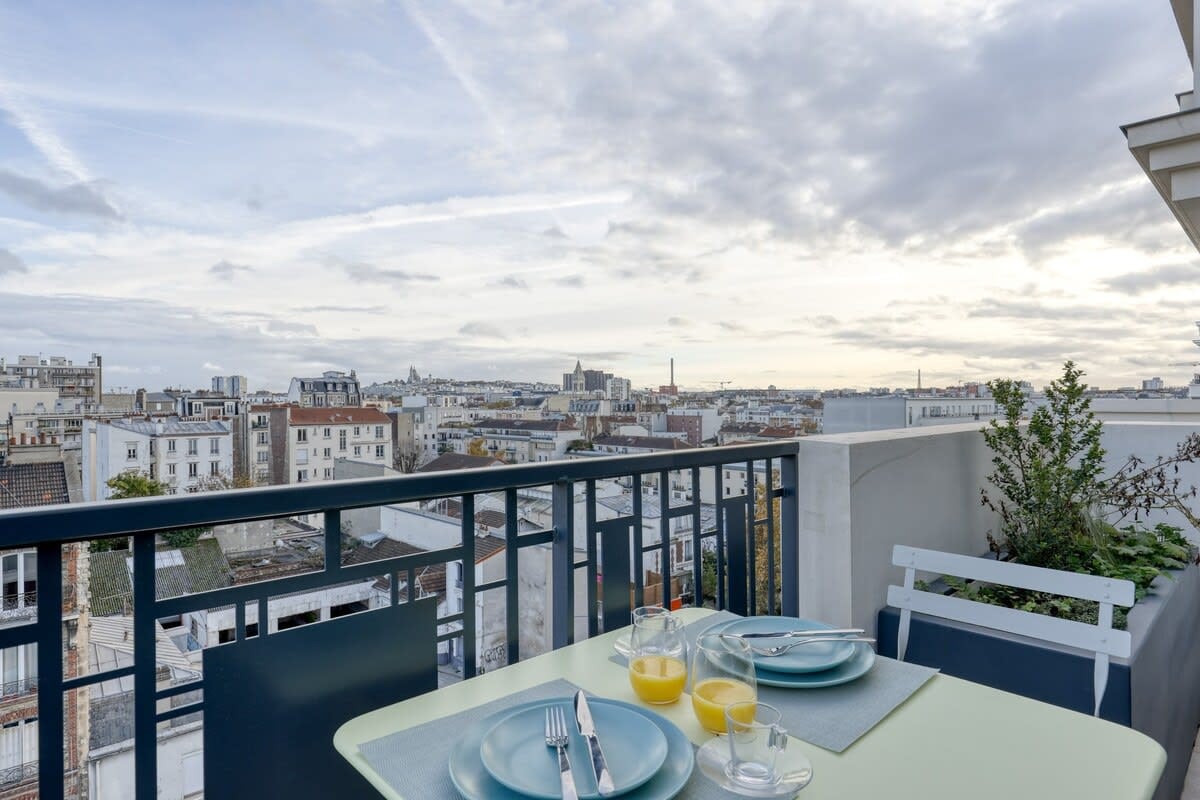 Spacious & Cozy Flat with Terrace-St Ouen-Midterms