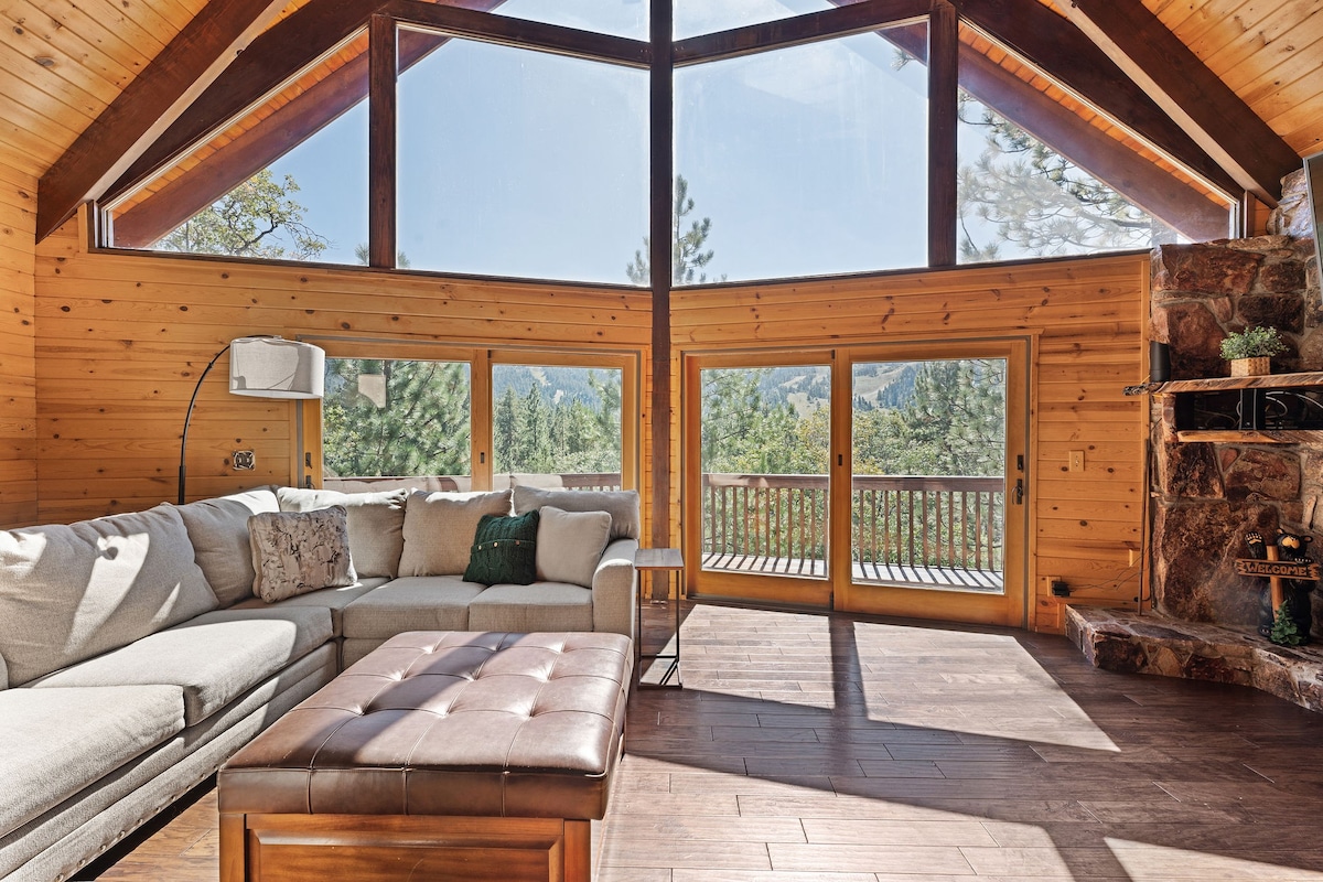 Menlo Treehouse. Guest house, Sauna, Hot Tub.