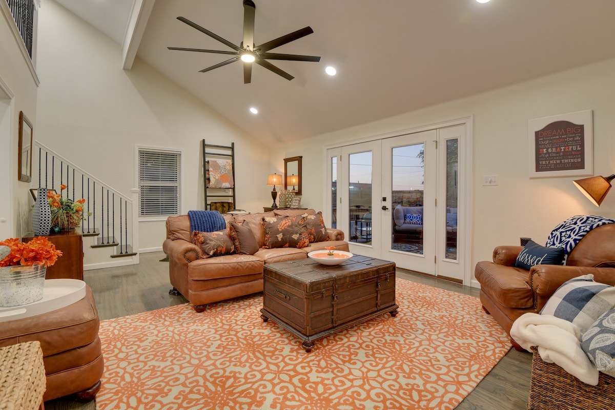 Updated Granbury Home in Historic District!