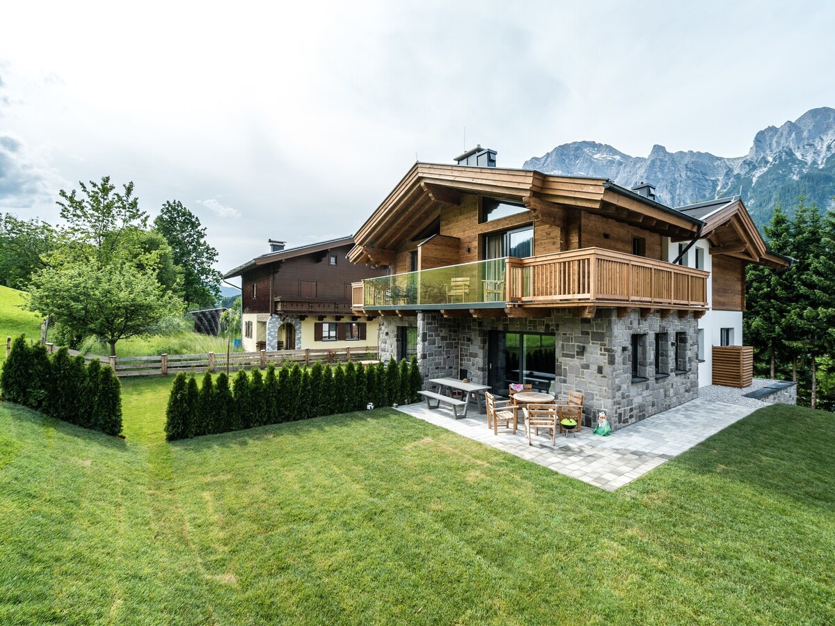 Luxury house with sauna and garden near ski area