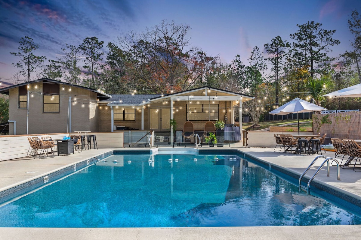 NEW! Azalea Pines | Retreat w/ HOT TUB + Pool!