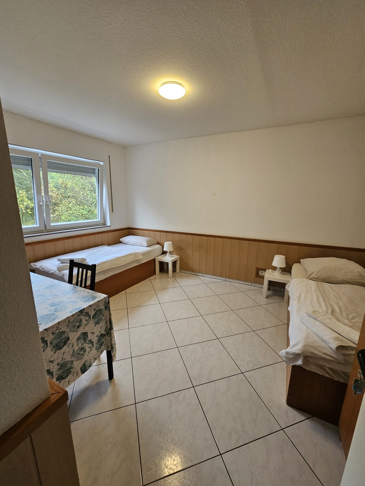 Budget Zwei-Bettzimmer mit Gemeinschaftsbad