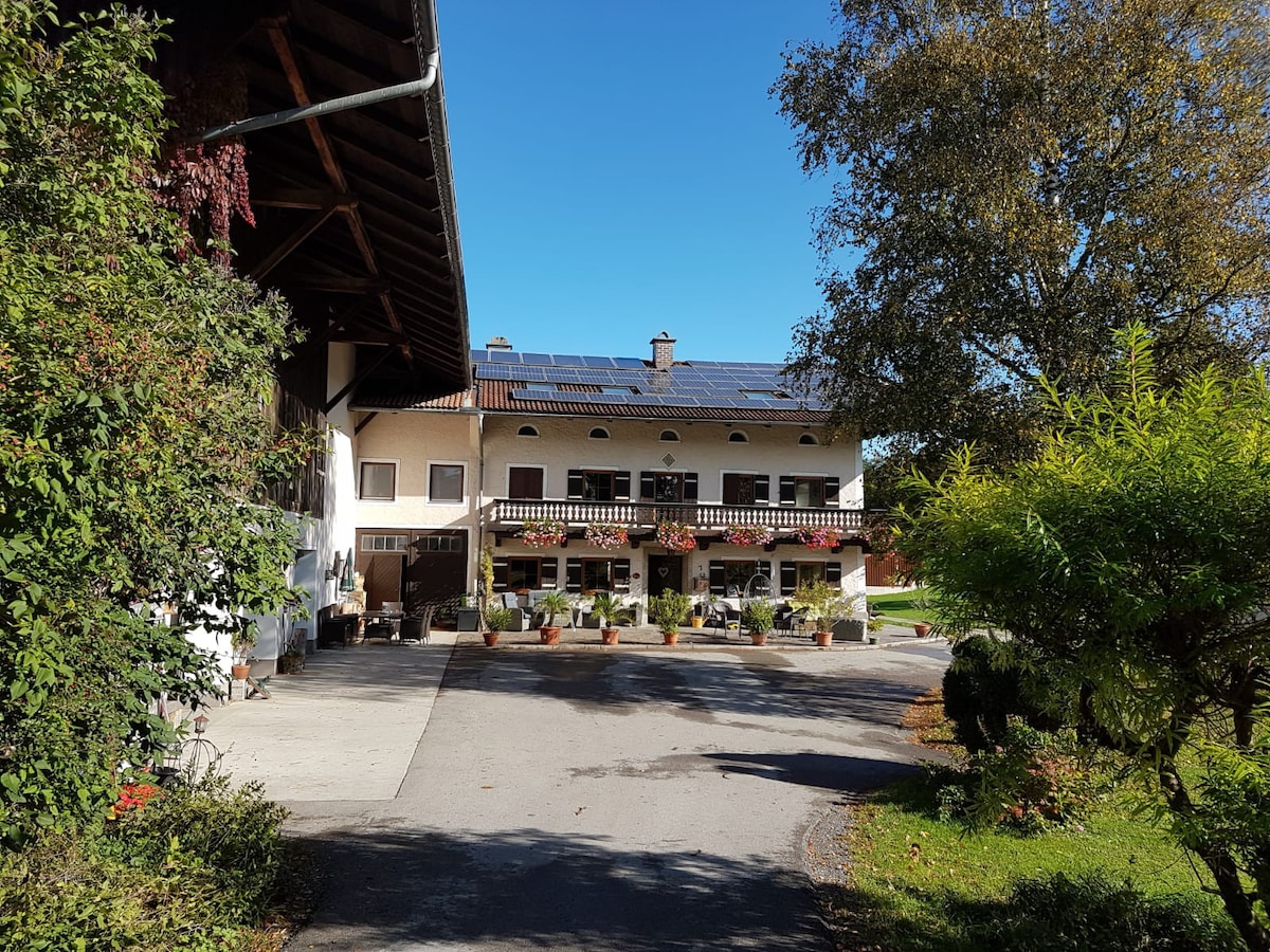 Ferienwohnung 2 im Dachgeschoss, 2-4 Pers,  70 m²