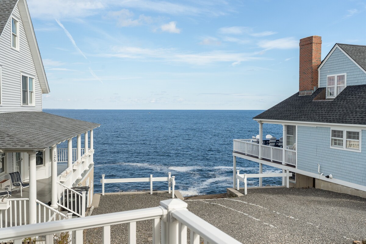 Oceanfront Cottage on the Nubble