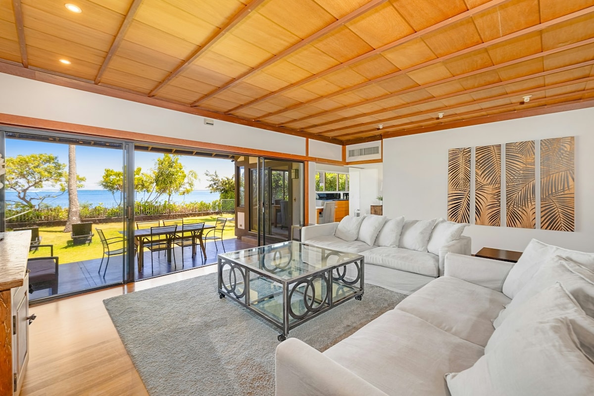 3BR beachfront home with hot tub, game room, lanai