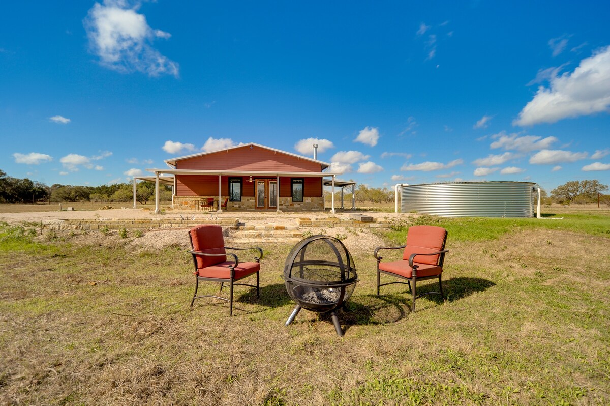 Hill Country Retreat: 100-Acre Ranch Near Wineries