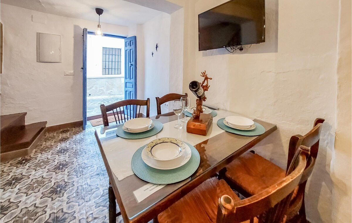 Gorgeous home in El Gastor with kitchenette