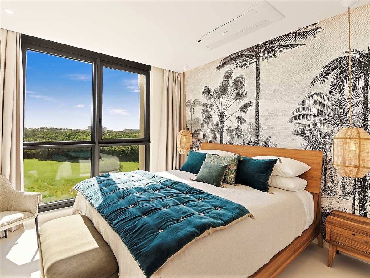 B-304 Chic one bedroom with oceanview balcony