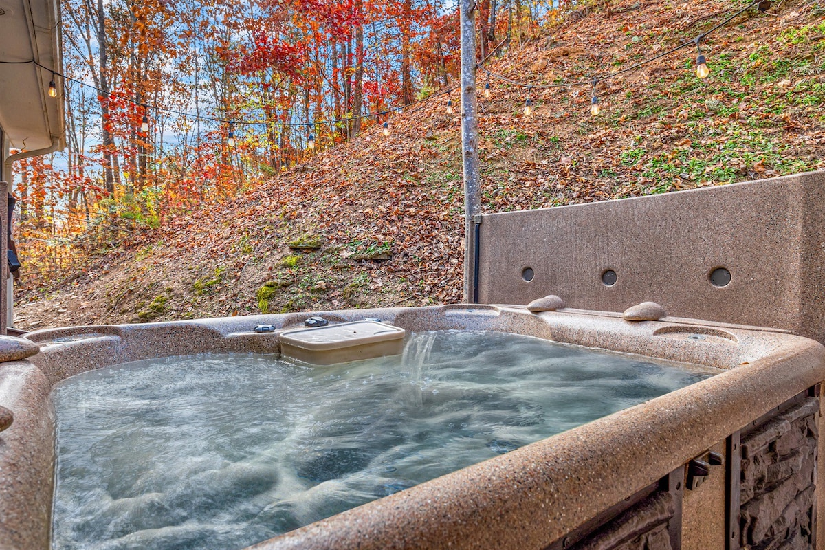 Perfect Location!-Hot Tub-Fire Pit-Grill-Massage