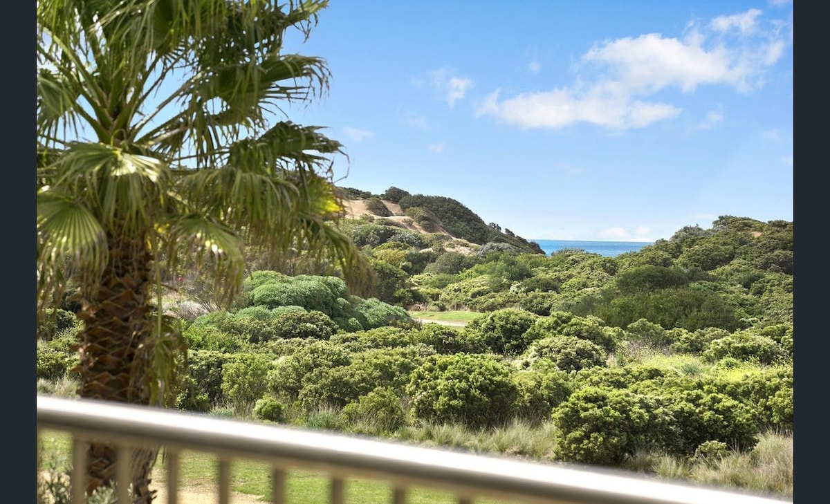 Absolute Beachfront Retreat on The Esplanade