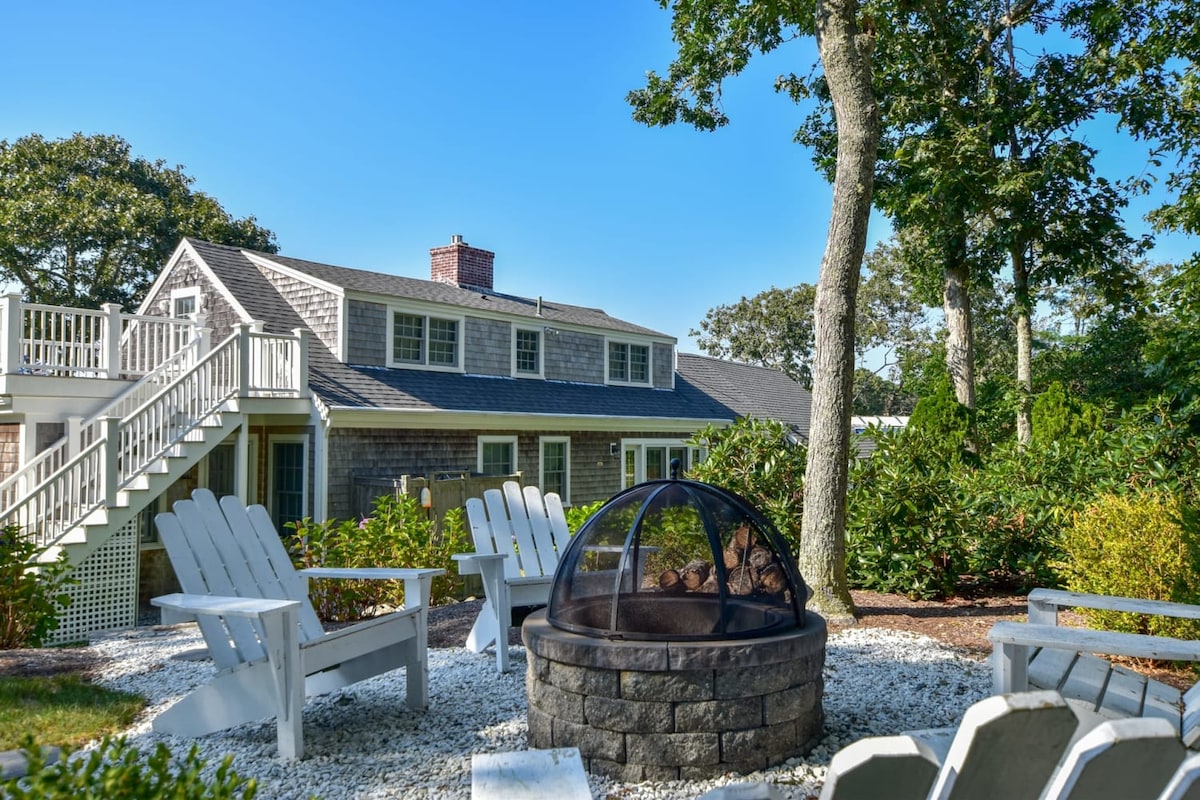 Roof Deck, Walk to Forest Beach, Fire Pit!