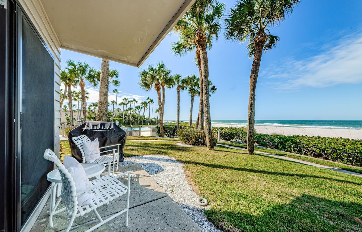 Beachfront Aldea Condo in Belleair Beach | Monthly