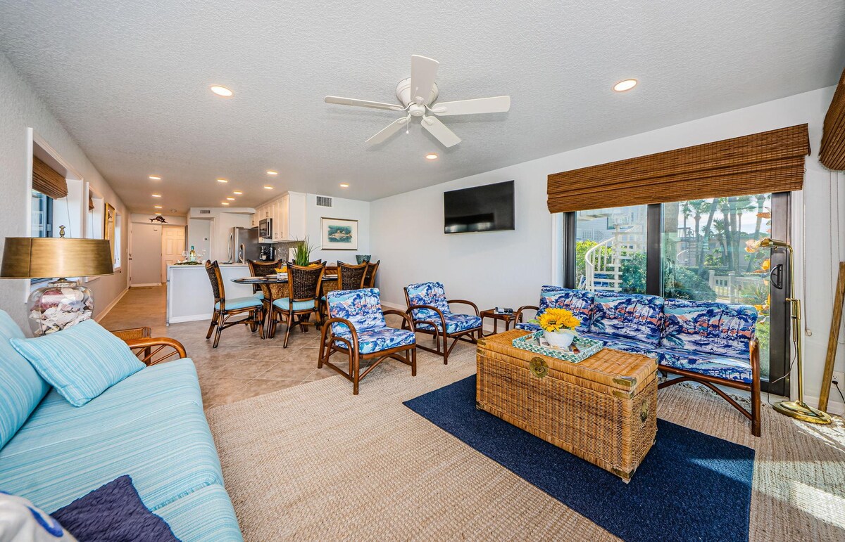 Beachfront Aldea Condo in Belleair Beach | Monthly