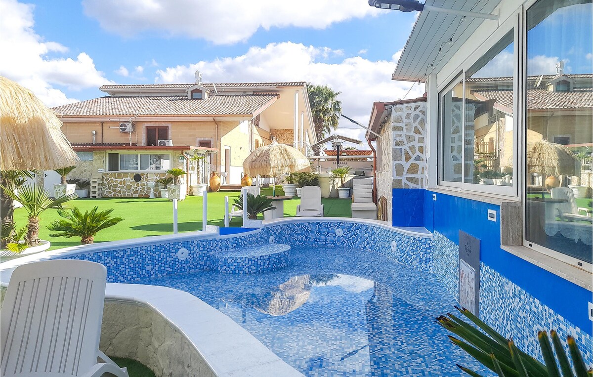 Gorgeous apartment with outdoor swimming pool