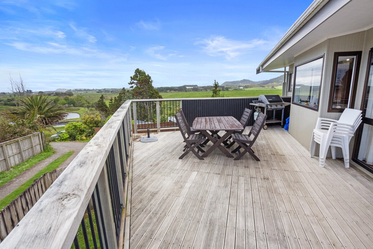 Summer Palace - Waihi Beach Holiday Home