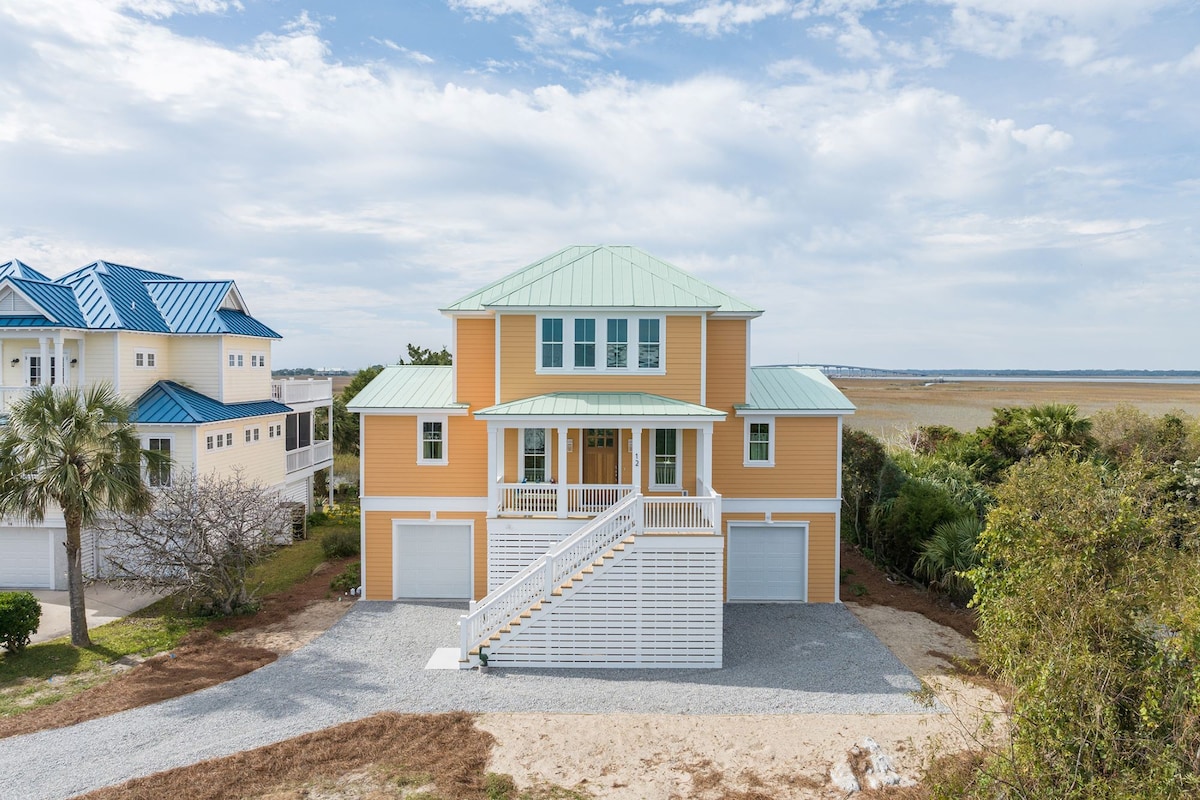 Stay Golden on Harbor Island