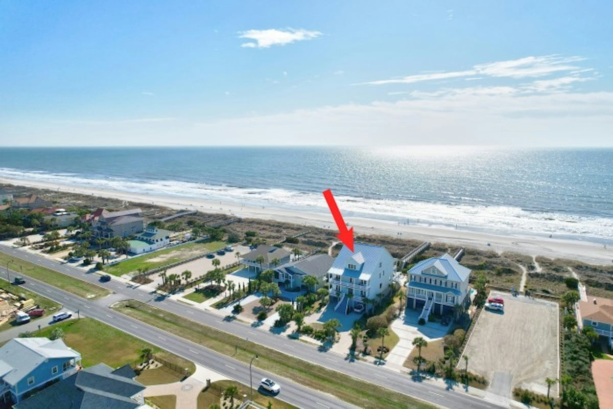 Beach Life -Oceanfront w/Pool, Hot Tub & Game Room