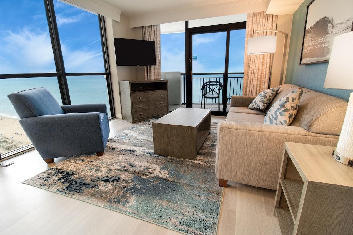 ·Unparalleled Oceanfront Luxury: 4th Floor Paradis