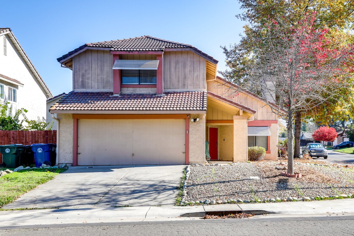 Pet-Friendly Citrus Heights Home: Fenced Backyard!