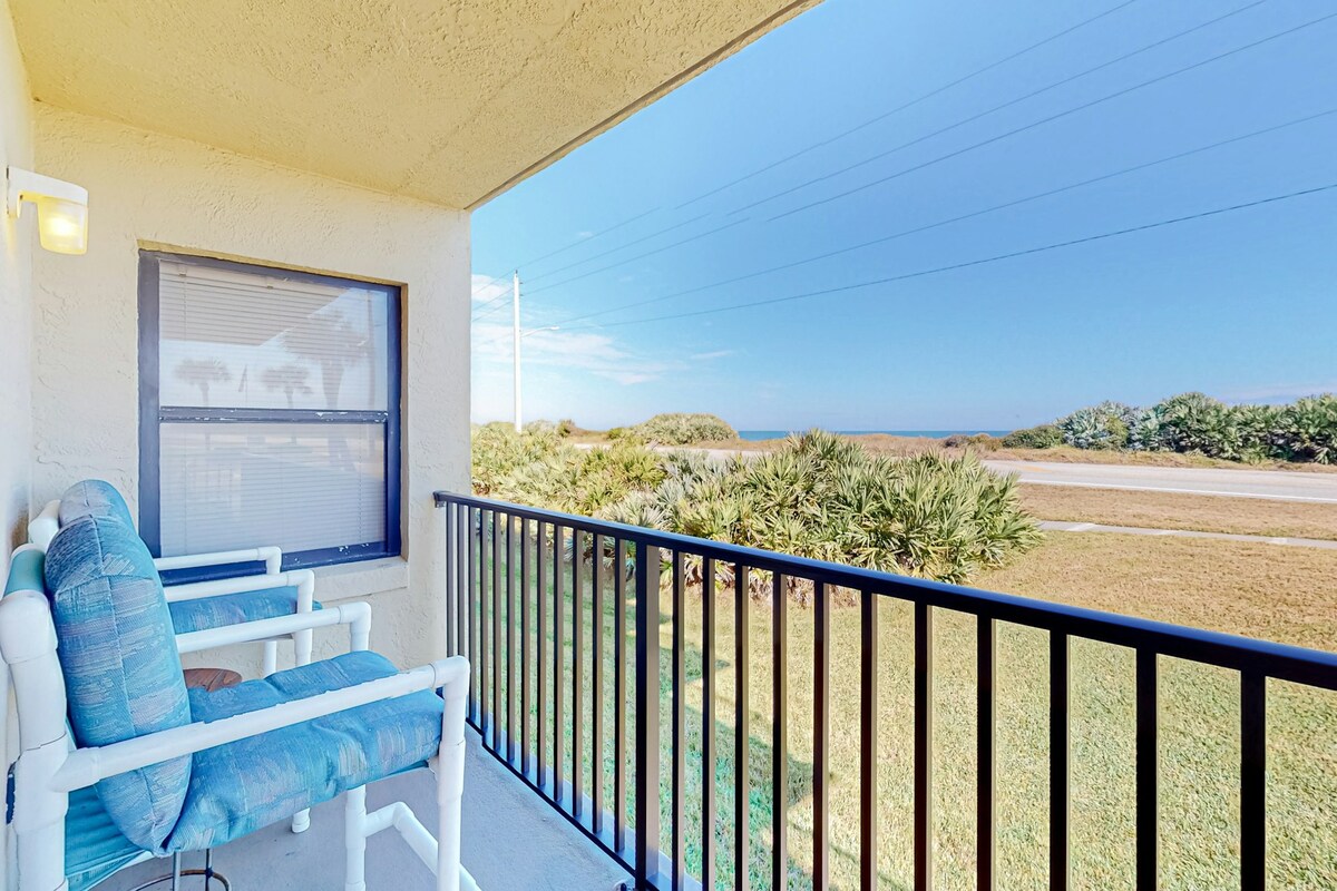 2BR oceanfront apartment with pool & balcony