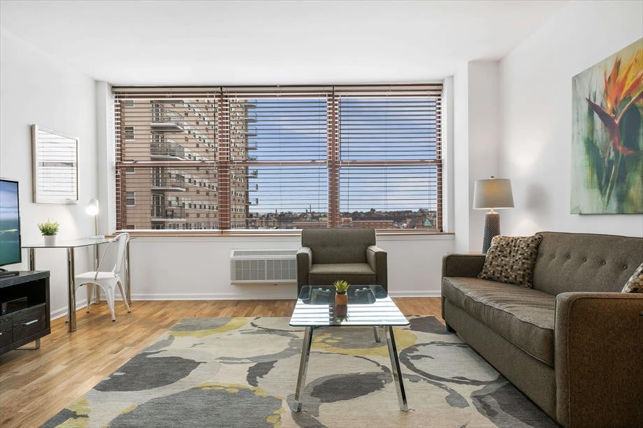 Lux Hoboken 2 Bedroom w/wifi, minutes from NYC