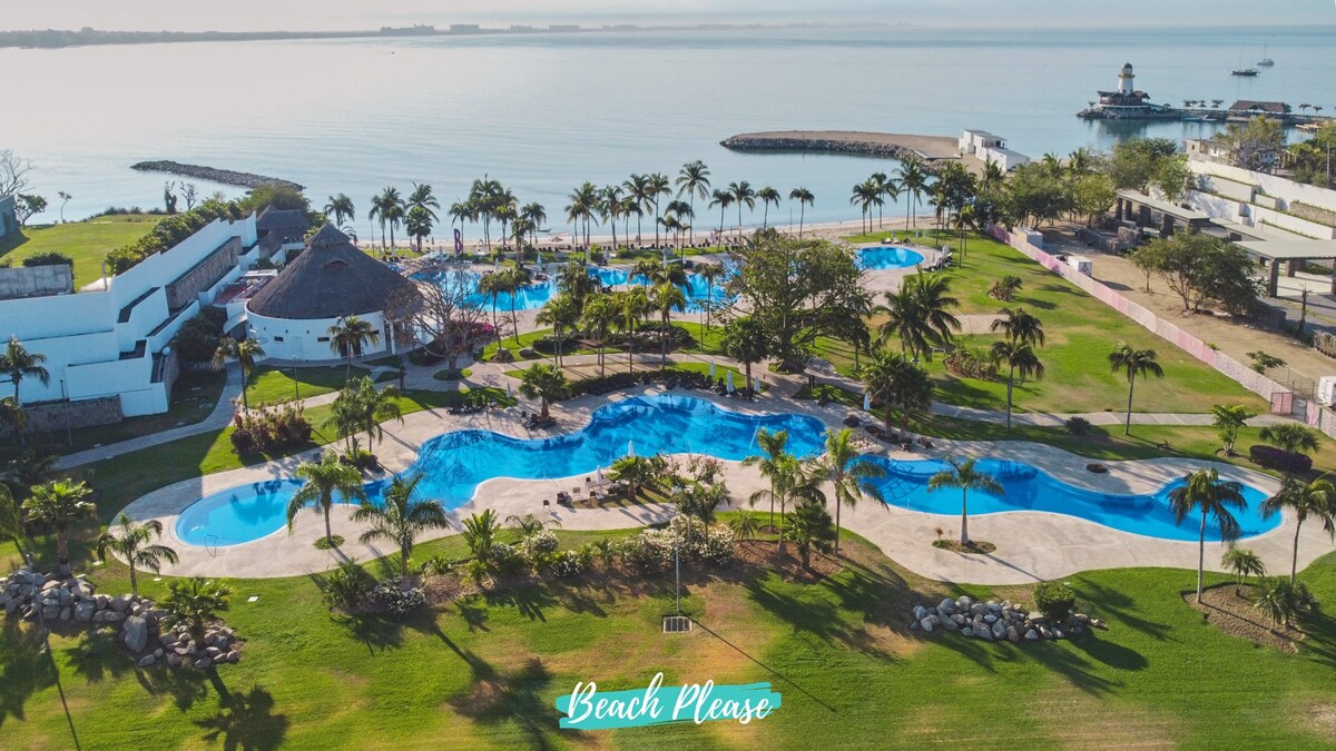 Family Villa w Private Pool & BNayar Beach Club
