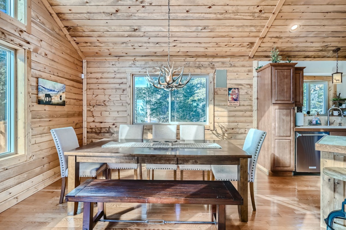 Dog-friendly cabin in Fairplay w/ epic mtn views!