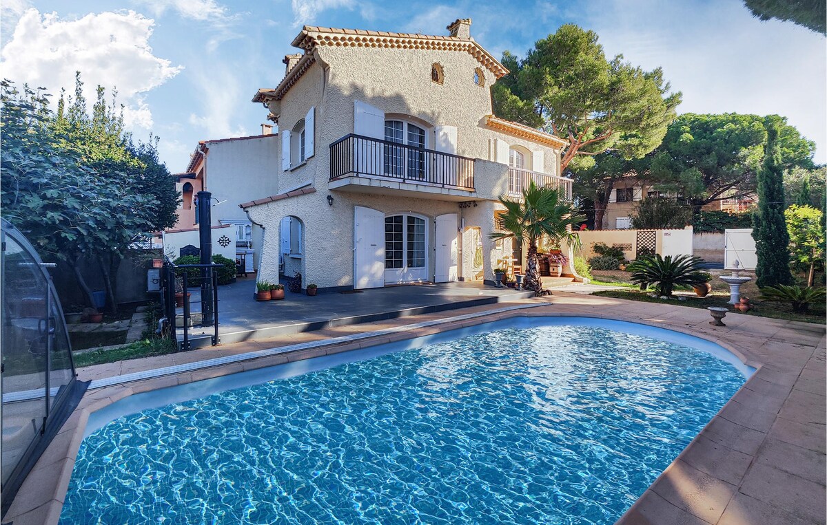 Amazing home in Agde with Wi-Fi