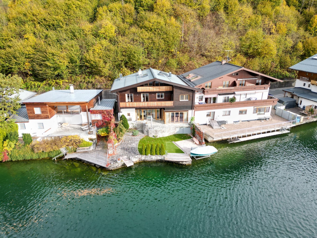 Finest Lakeside Villa Zell am See