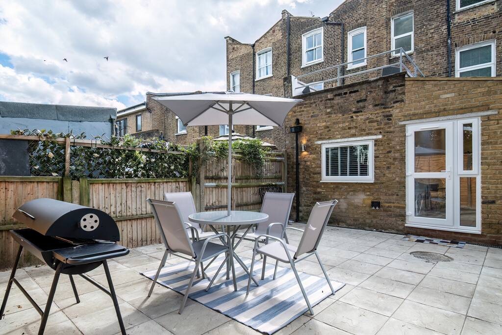 Livestay Luxury 2bed Kentish Town Flat with Garden