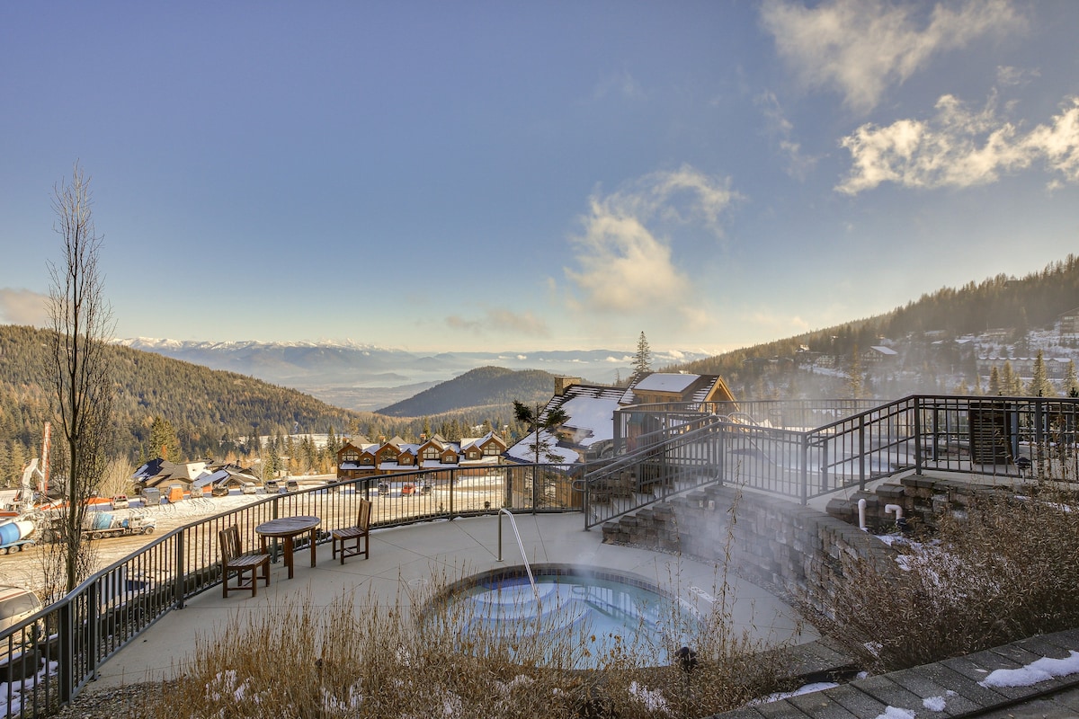 Luxe Schweitzer Condo w/ Hot Tub: Ski-In/Ski-Out!