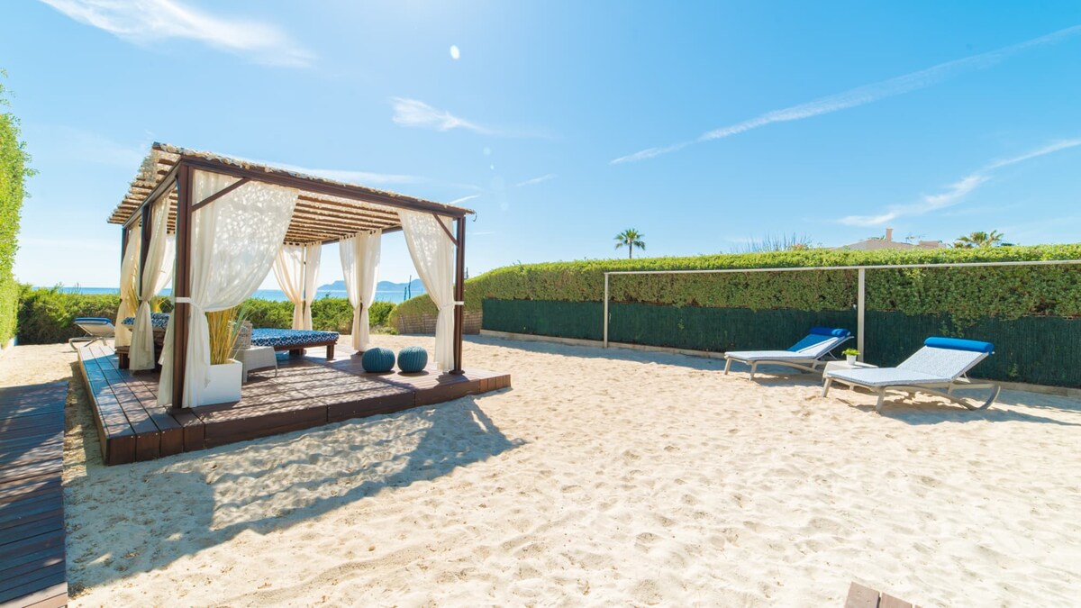 White Sands, the ultimate and unique beach villa