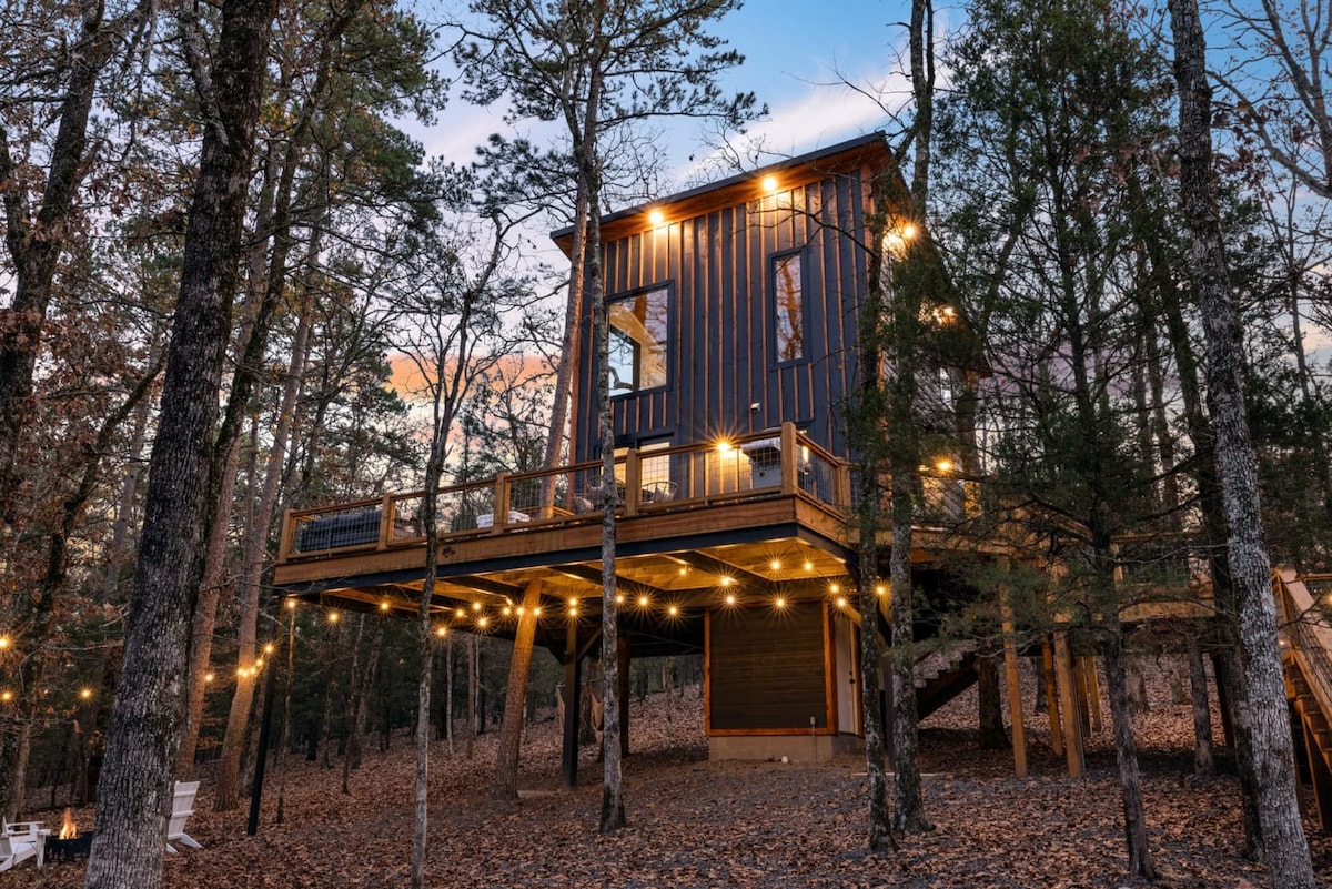 Wanderlust | Enchanting Luxurious Treehouse