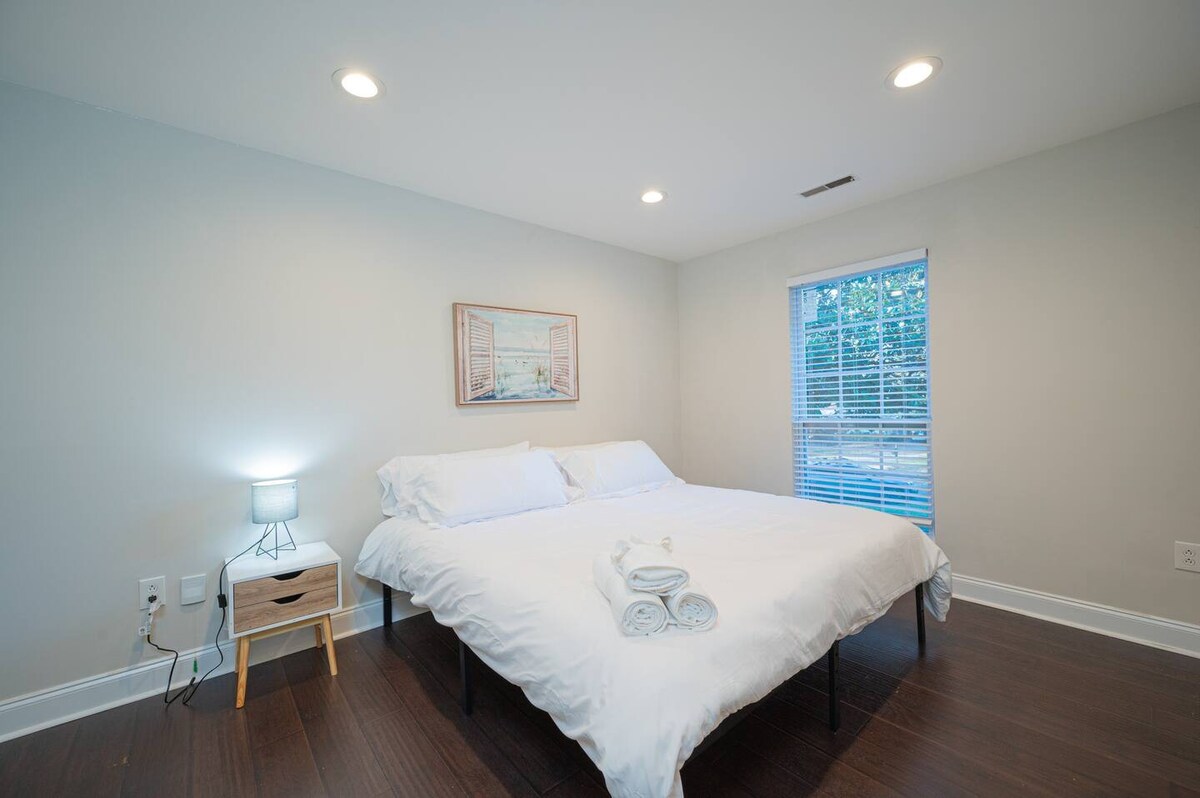 Comfy 3 BED House+Backyard+Wi-Fi+Spacy