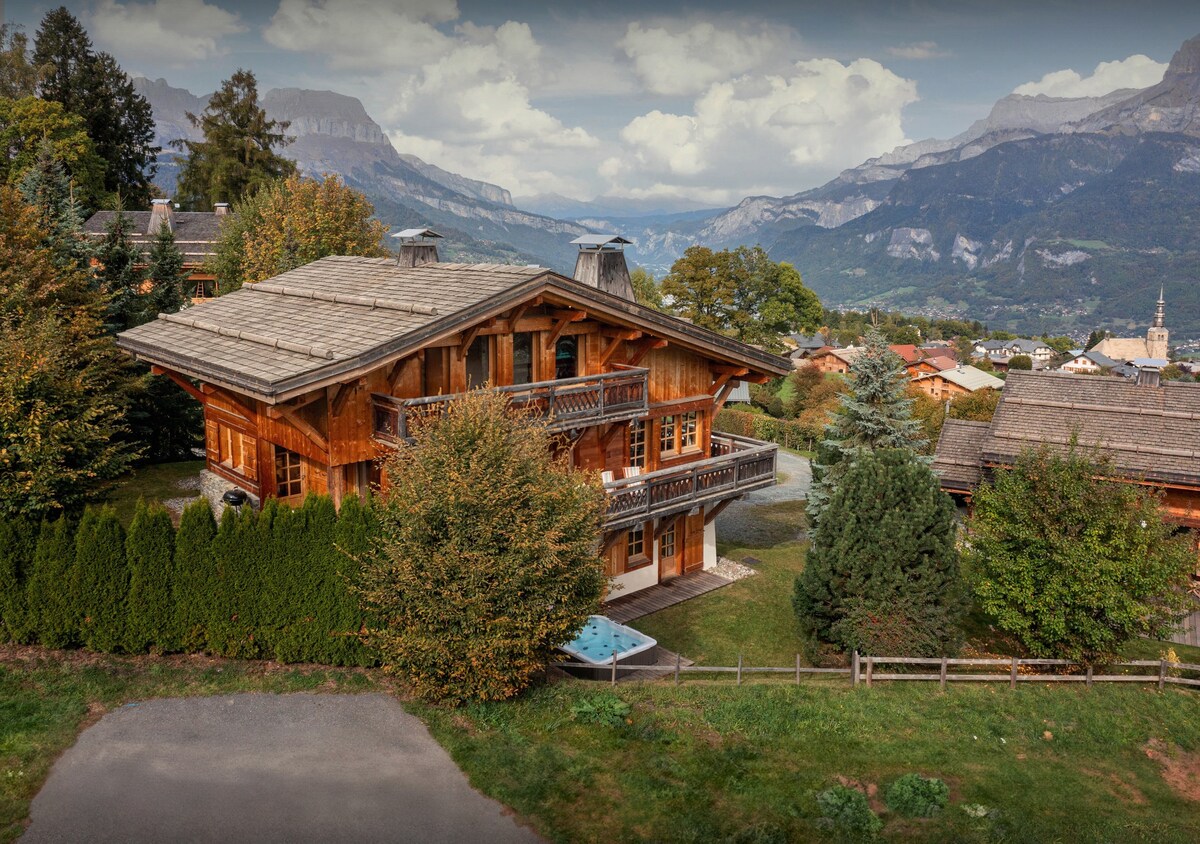 Mont Blanc views and hot tub