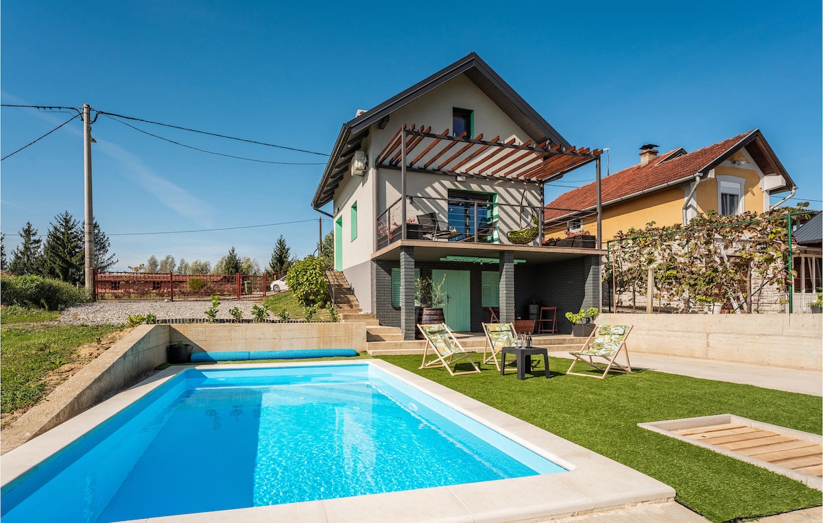 Cozy home in Gornje Plavnice