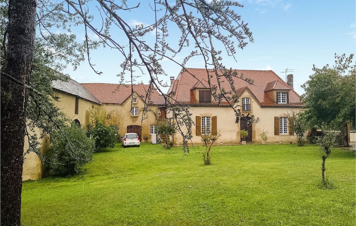 4 bedroom amazing home in Conchez-de-Béarn