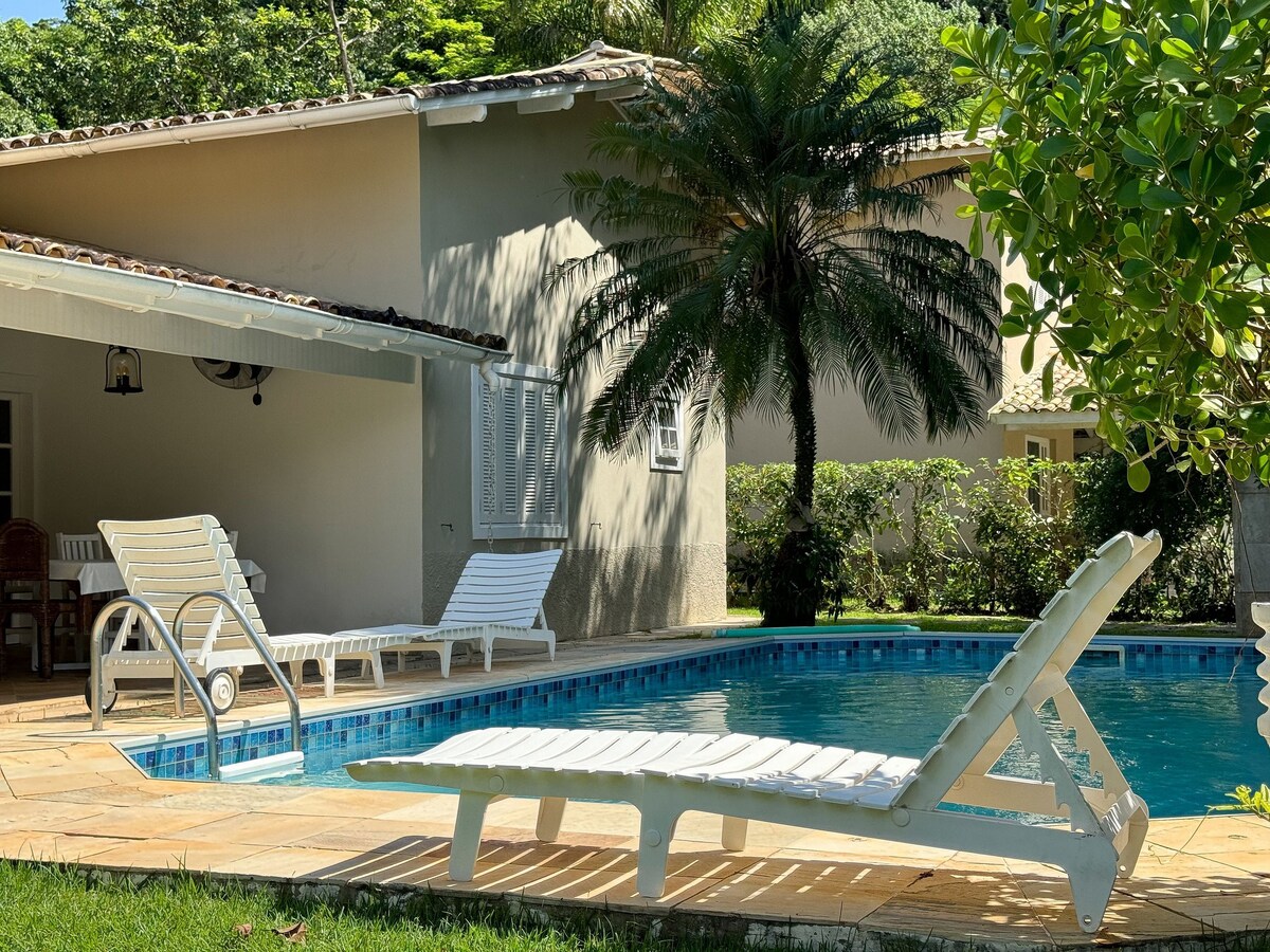 House with Private Pool 100m from the Beach
