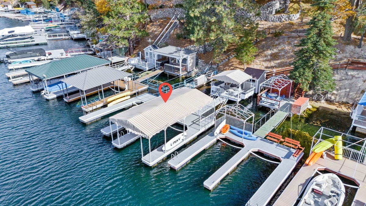 Majestic Lakeview Lodge w/ Private Dock