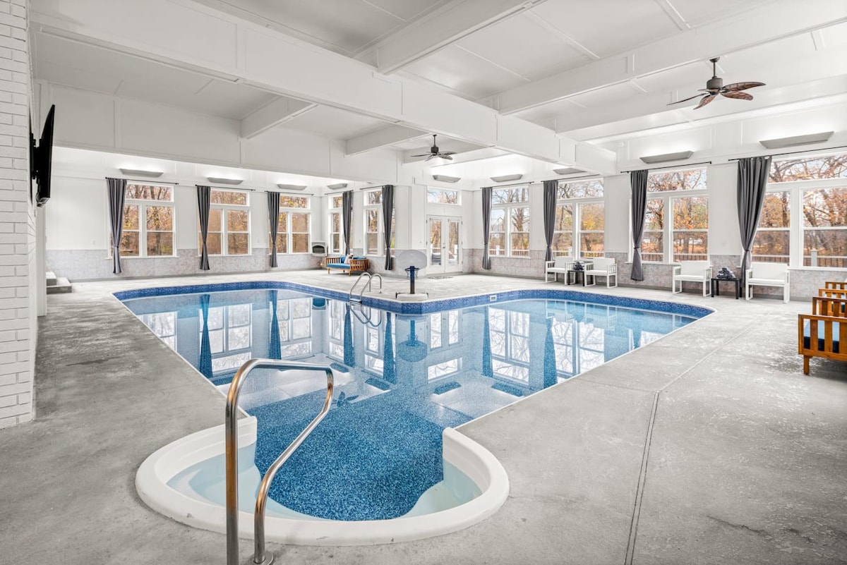 Arkansas Gem: Luxury Retreat with Indoor Pool